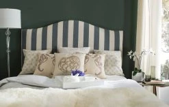 CONNIE GREY/WHITE STRIPE HEADBOARD (QUEEN) - Safavieh MCR4620W